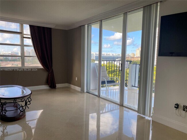 Foto del edificio - 2780 NE 183rd St