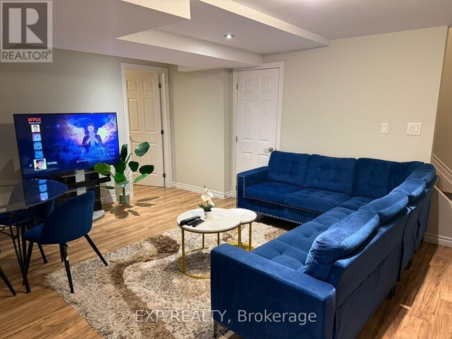 Building Photo - 124 Tanoak Dr