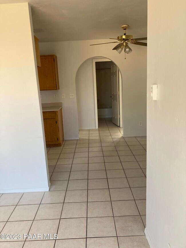 Foto del edificio - 3027 N Constance Dr