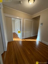 Building Photo - 59A Strathmore Rd