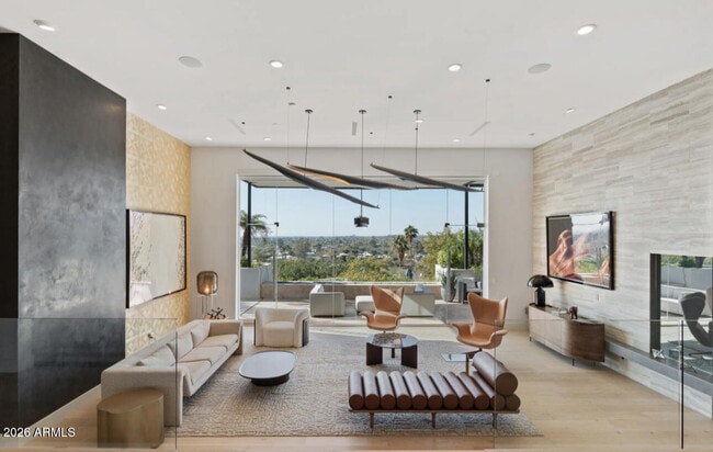 Building Photo - 5632 Camelback Canyon Dr