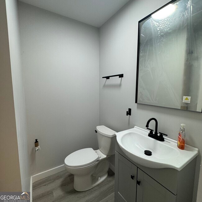 Foto del edificio - 6571 Rock Springs Rd