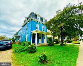 Building Photo - 525 Leverington Ave