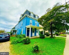 Building Photo - 525 Leverington Ave