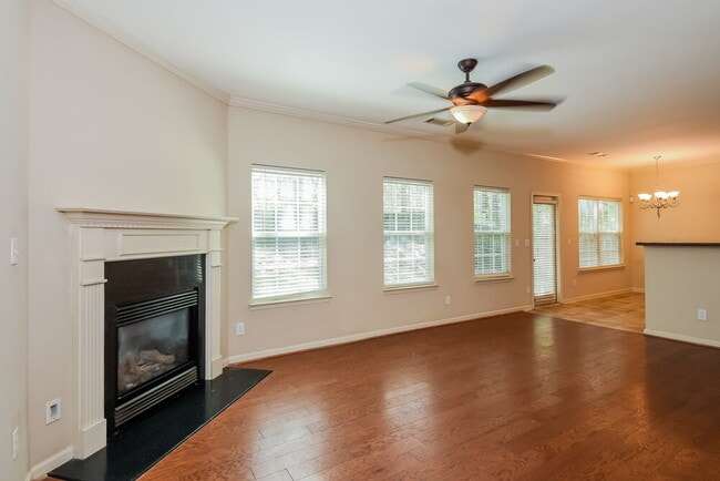 Building Photo - 5013 Amethyst Dr