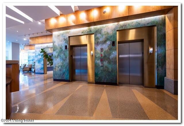 Foto del edificio - 222 E Witherspoon St