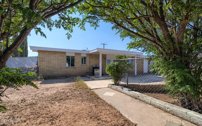 Foto del edificio - 10000 Jamaica St