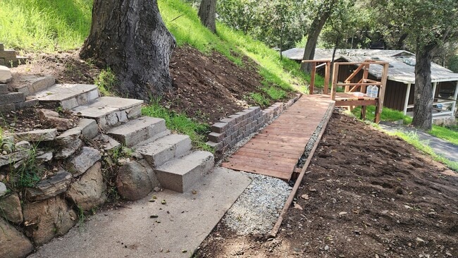 Building Photo - 9710 Mistletoe Rd