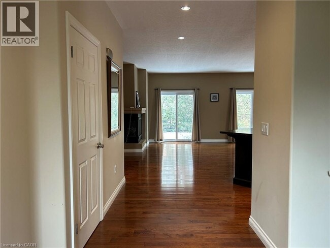 Building Photo - 27 Werret Ave