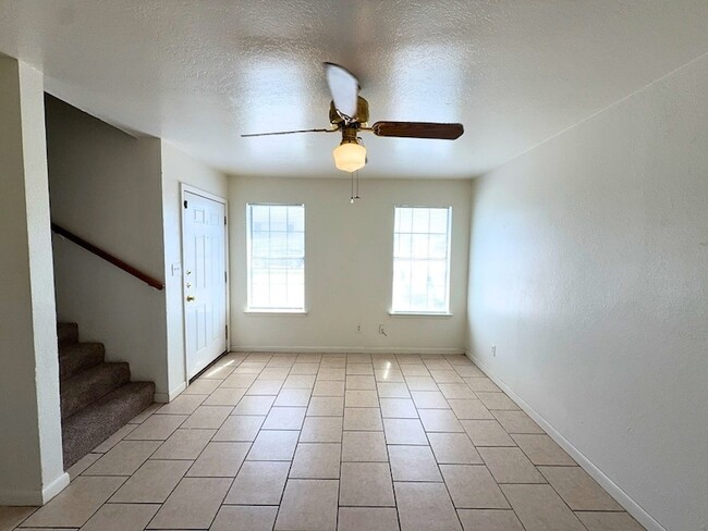 Photo - 807 W Walnut Street Unit C2 Apartment