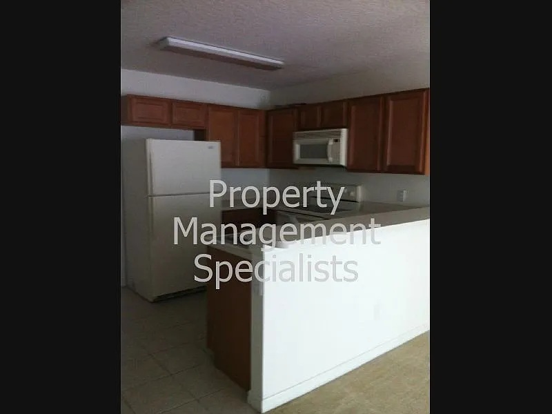 Foto del edificio - 585 Cresting Oak Cir
