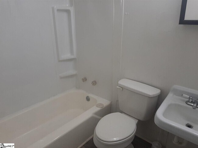 Building Photo - 510 6th St