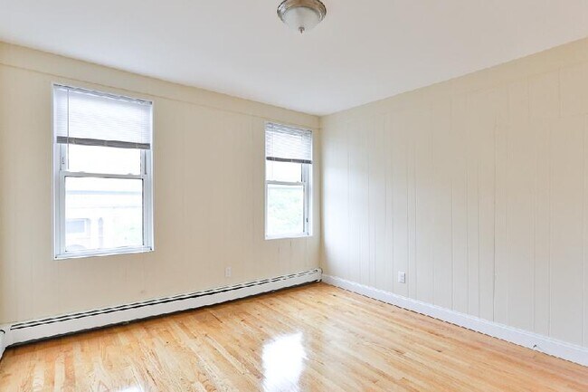 Foto del edificio - 129 Cottage St