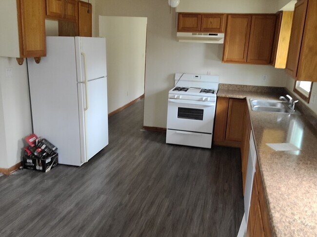 Building Photo - 3275 Brunk Rd