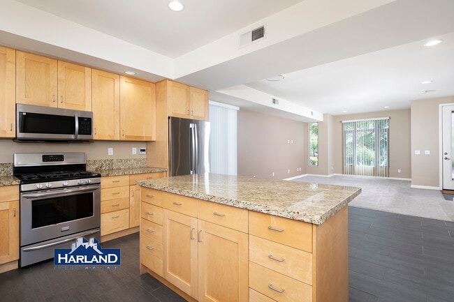 Building Photo - 3528-3538 Indiana Street Unit 3528-