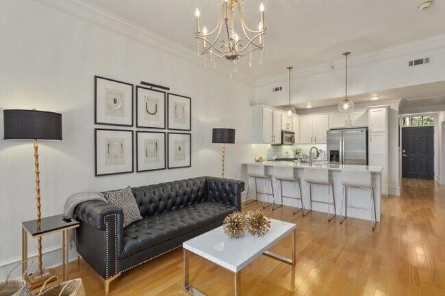 Foto del edificio - 600 W Meadow St