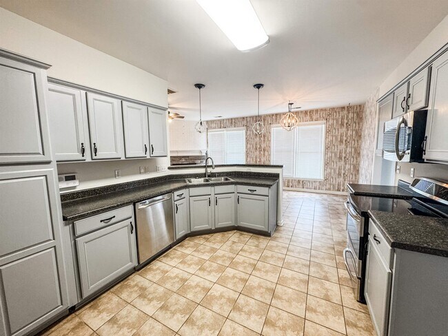 Foto del edificio - 5466 Scarlet Fields Dr