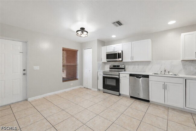 Foto del edificio - 2405-2407 George Ave S