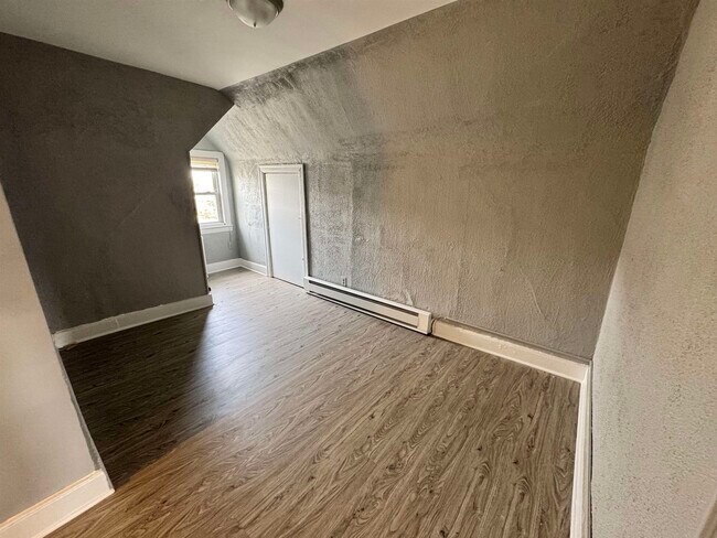 Foto del edificio - 93 W 35th St