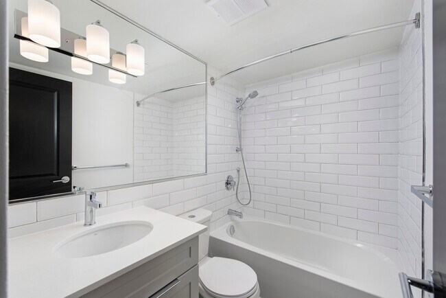 Photo du bâtiment - 120 Dundas Street East
