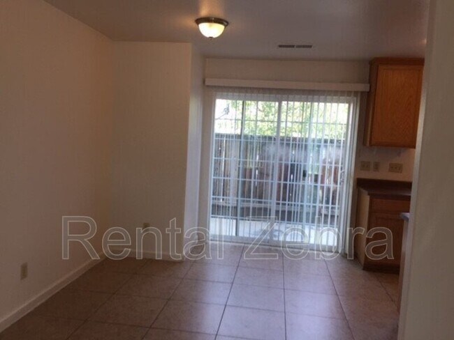 Building Photo - 2935 Willowbrook Dr