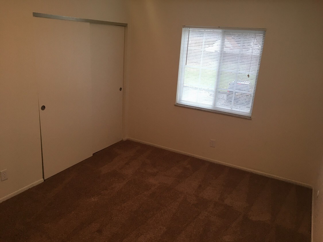 Foto principal - 5358 Monroe St