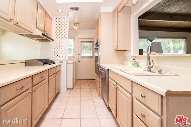 Building Photo - 4 br, 3 bath House - 16852 Citronia St