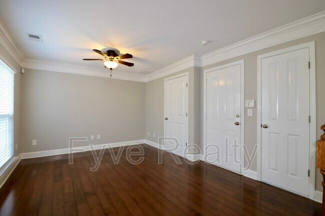 Foto del edificio - 2410 Anson Ln