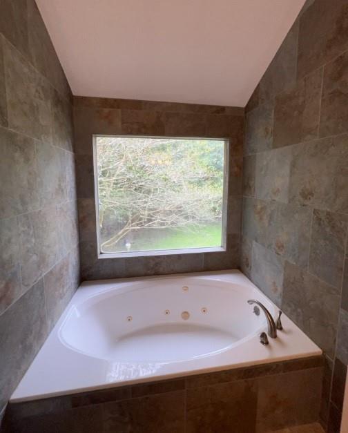 Building Photo - 2502 Fairwind Dr