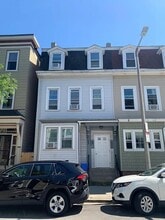 Building Photo - 655 E 7th St