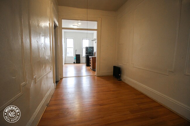 Building Photo - 95 Himrod St