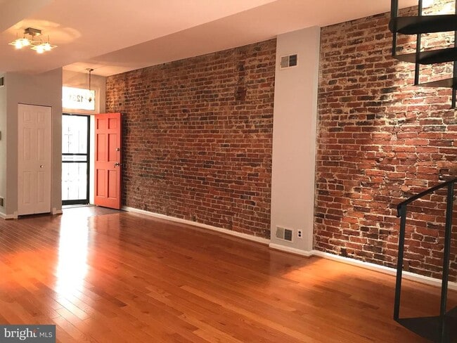 Foto del edificio - 1231 Linden Pl NE