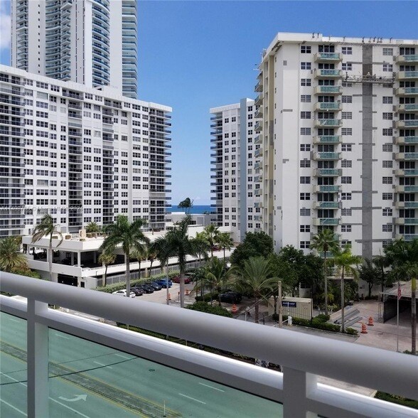 Building Photo - 3000 S Ocean Drive Unit 510