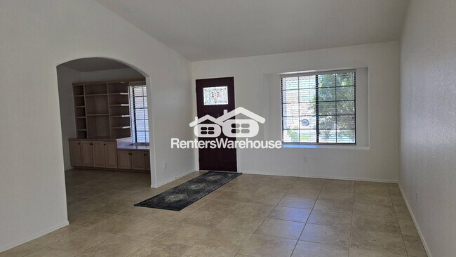 Foto del edificio - 80 Carolwood Dr