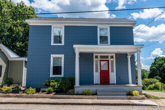 Building Photo - 381 Main St