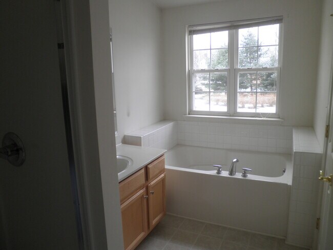 Building Photo - 1012 Harmony Hill Ln
