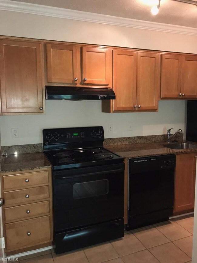 Building Photo - 3120 Seven Pines Ct