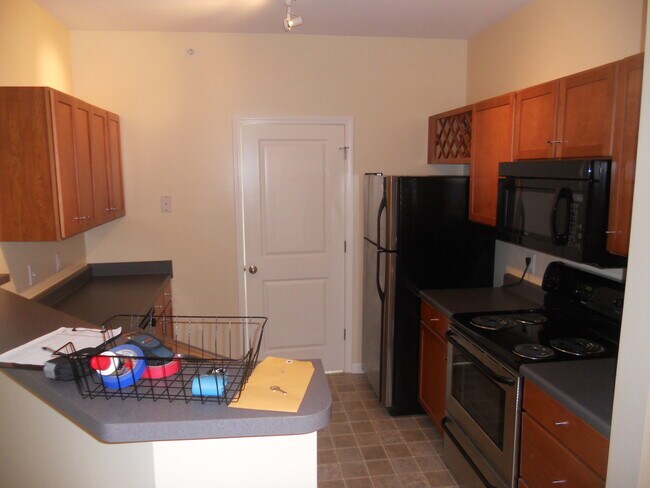Building Photo - 710 Walker Square, Apt 3D