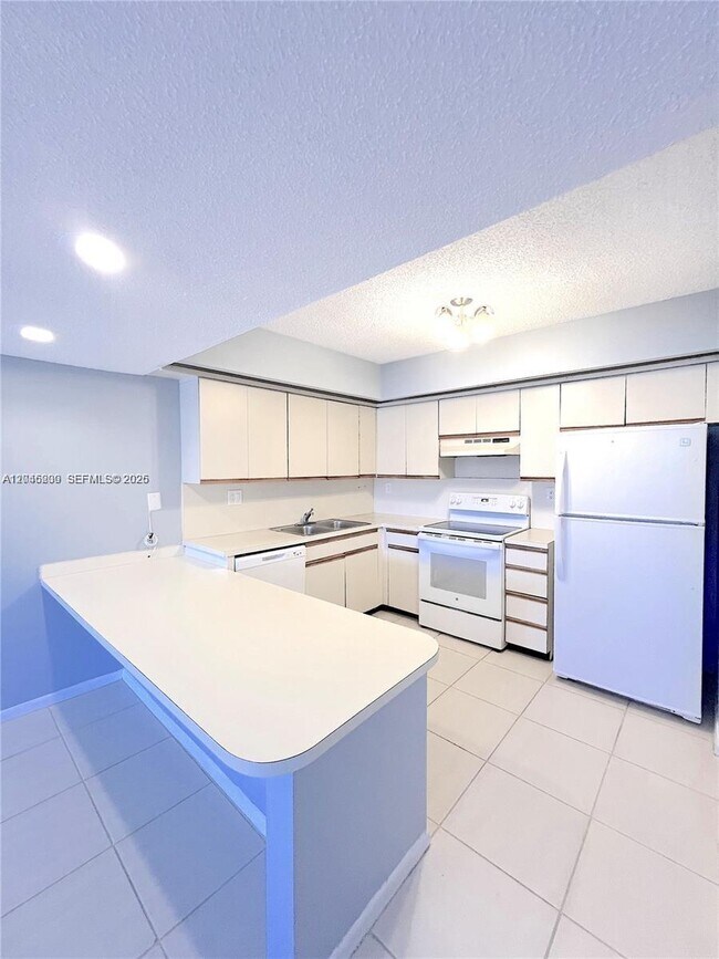 Foto del edificio - 8888 SW 131st Ct