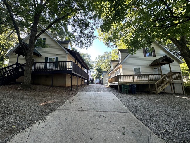 Building Photo - 4br Home near Campus/Downtown - FALL 2026 ...