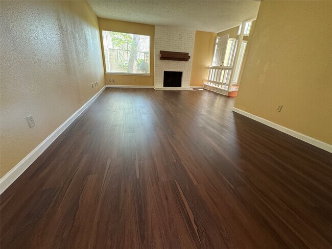 Foto del edificio - 7170 S Dairy Ashford Rd