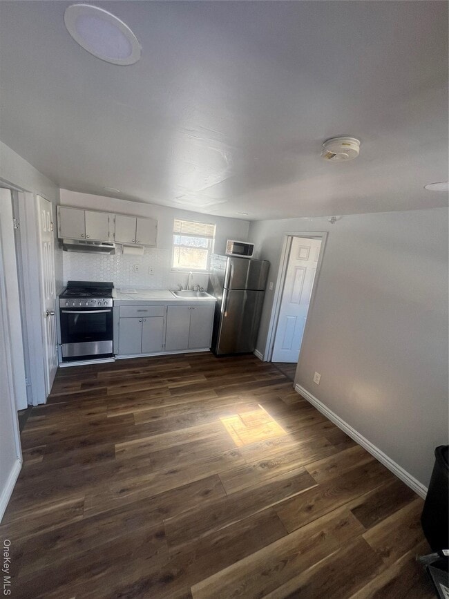 Foto del edificio - 41 Sunny Acres Rd