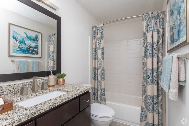 2BR, 2BA -1000SF - Broadleaf at Holcomb