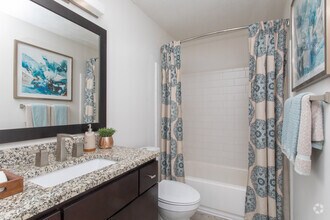 2BR, 2BA -1000SF - Broadleaf at Holcomb