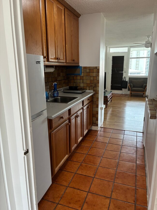 Building Photo - 425 ena Rd