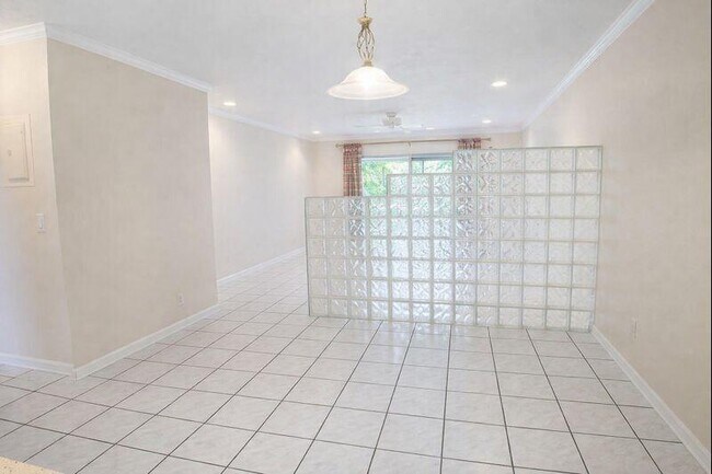 Foto del edificio - 1443 SW 27th Ave