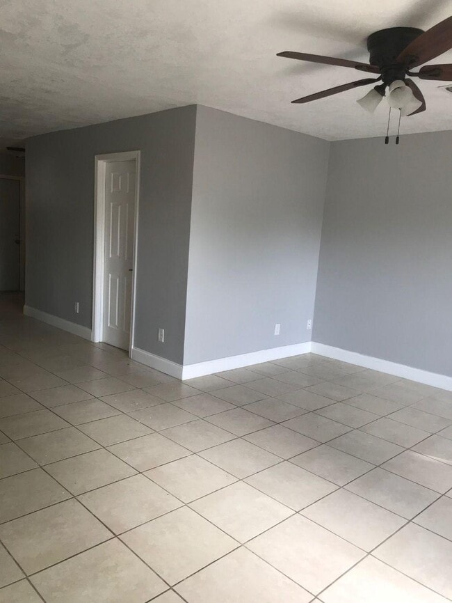 Foto del edificio - 5402 Bayside Dr