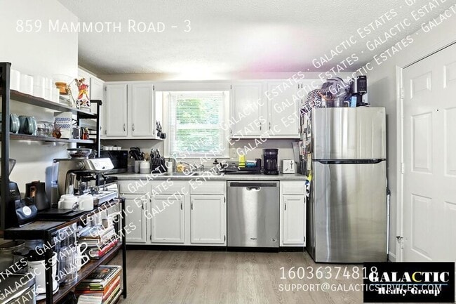 Building Photo - 859 Mammoth Rd