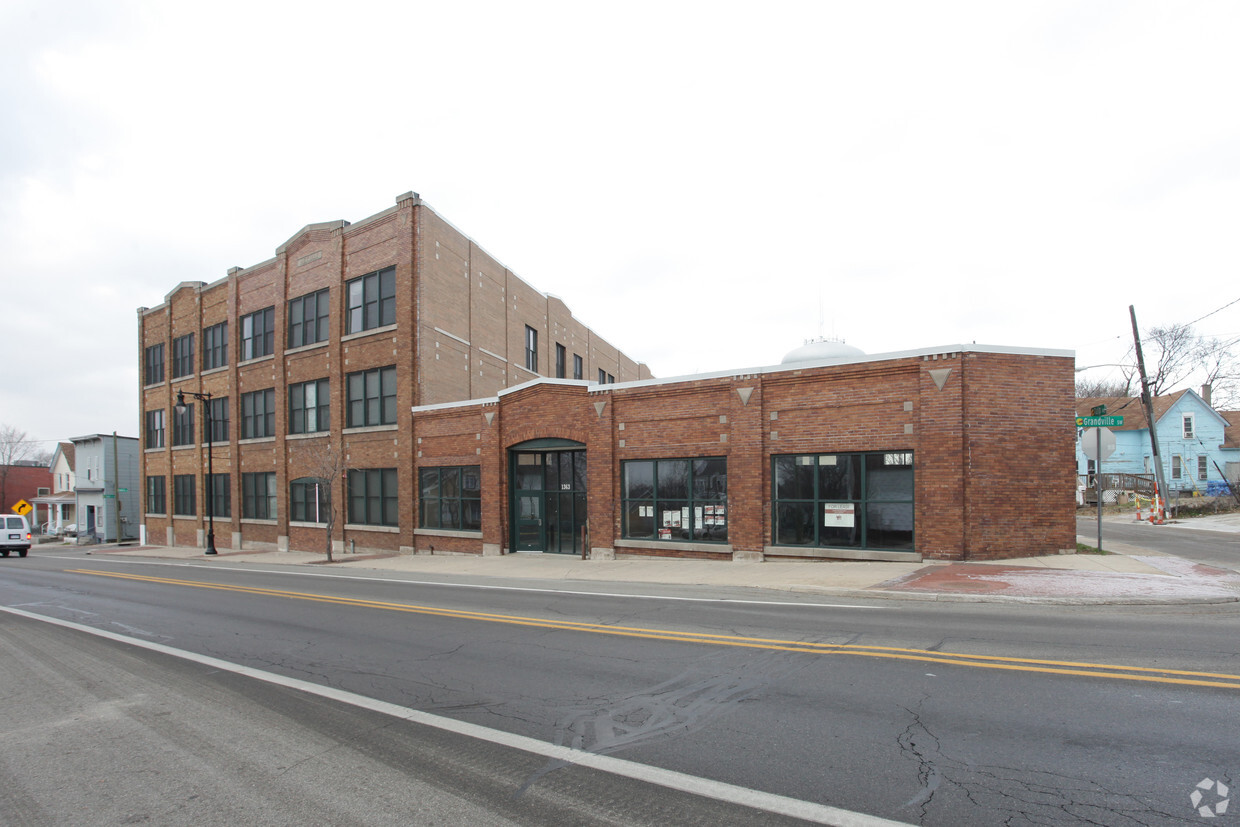 Foto principal - Roosevelt Park Lofts