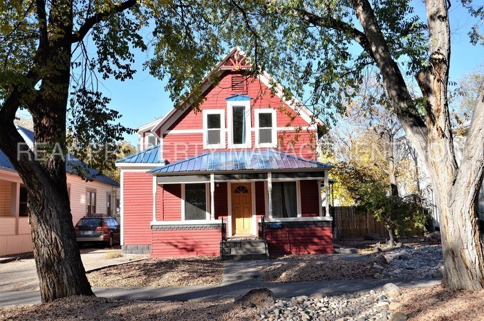 Primary Photo - 938 White Ave